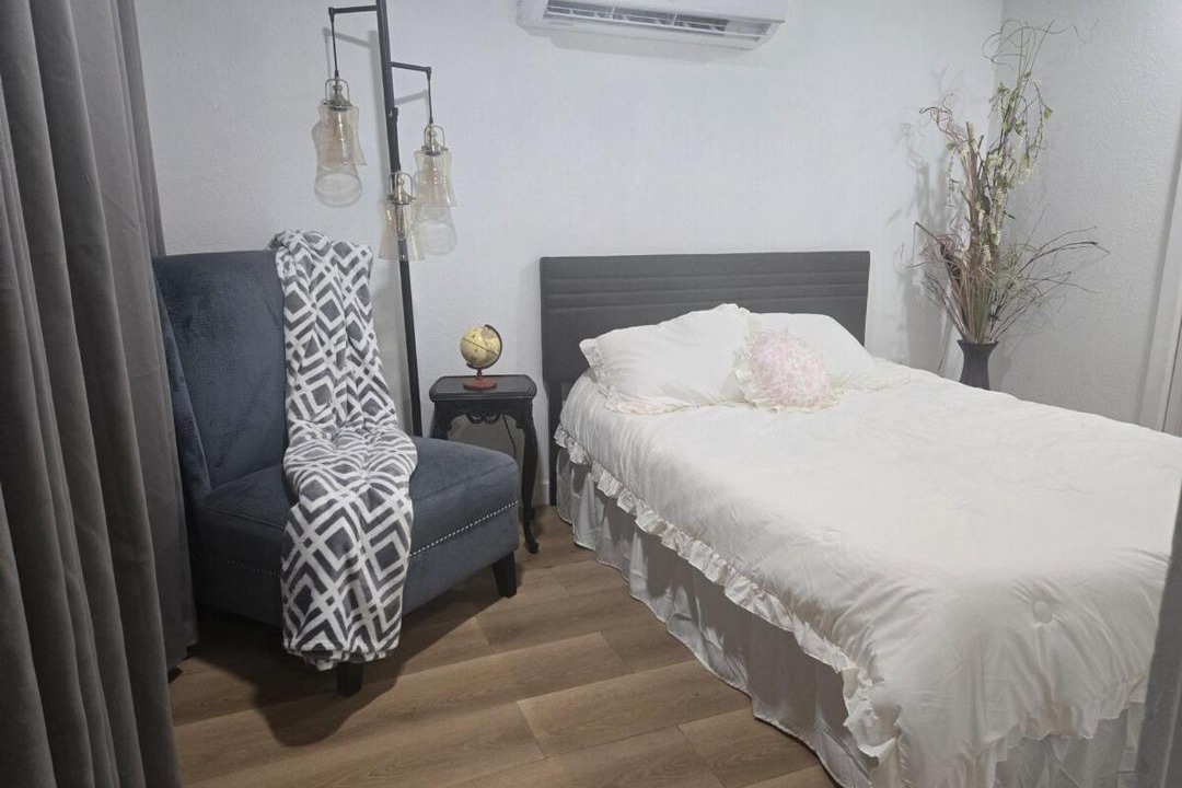 Photo of Bedroom in Hallandale Beach