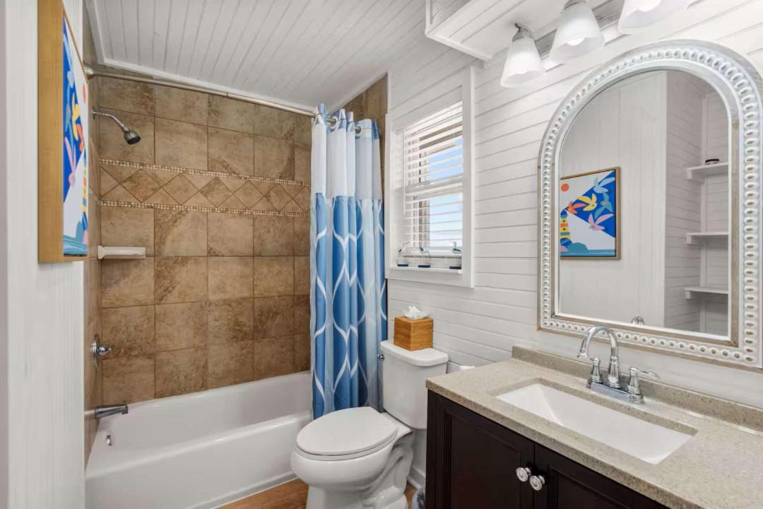 Photo of Bathroom in Galveston