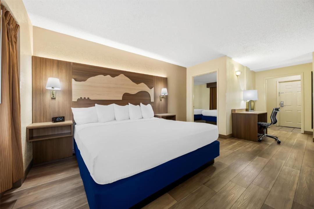 Photo of Bedroom in Branson Theater District