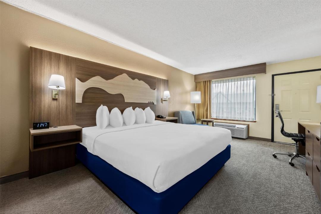 Photo of Bedroom in Branson Theater District