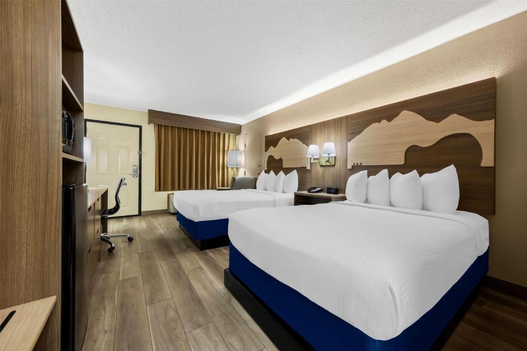 Photo of Bedroom in Branson Theater District