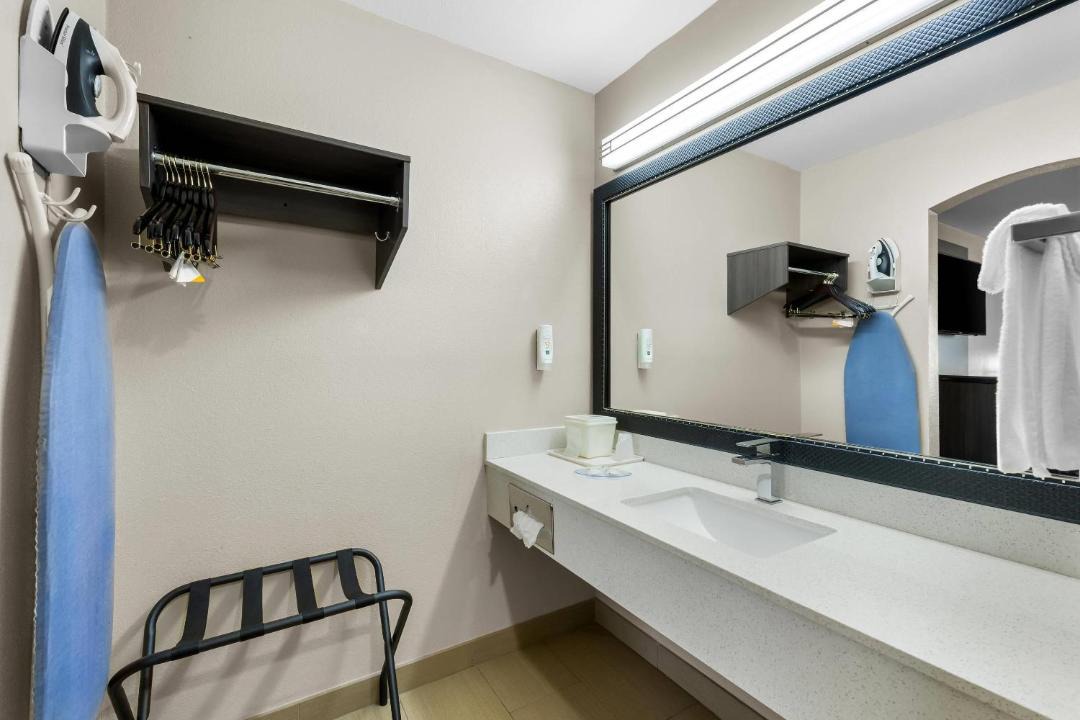 Photo of Bathroom in Marshall