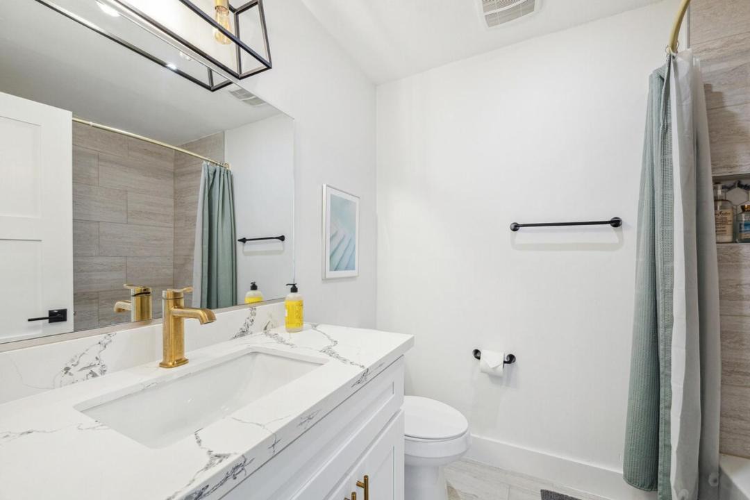 Photo of Bathroom in Jamaica Beach