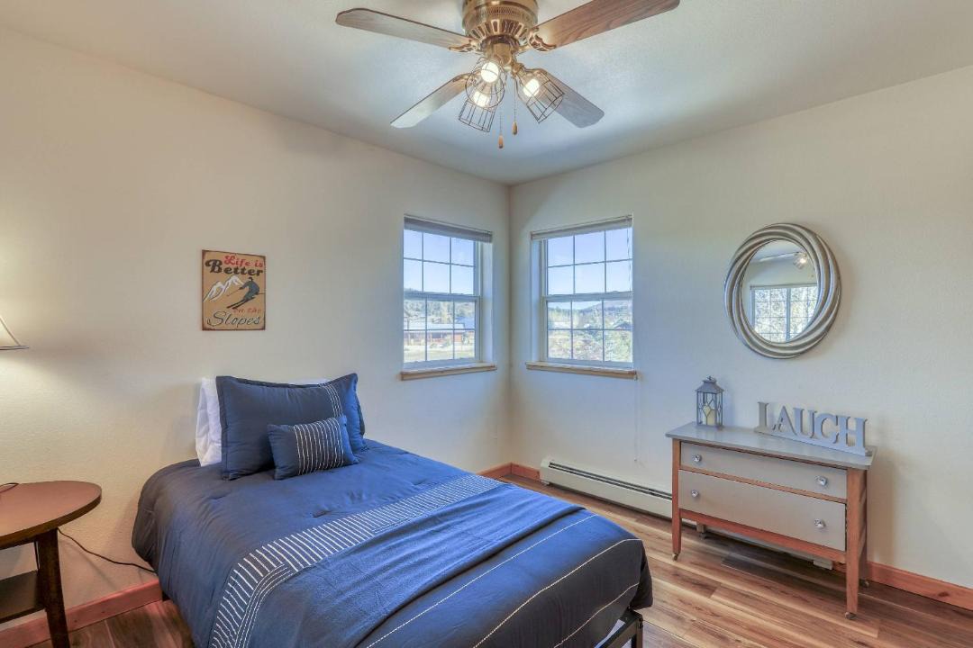 Photo of Bedroom in Lake Hatcher Park