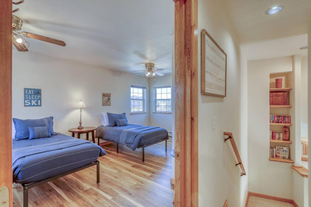 Photo of Bedroom in Lake Hatcher Park