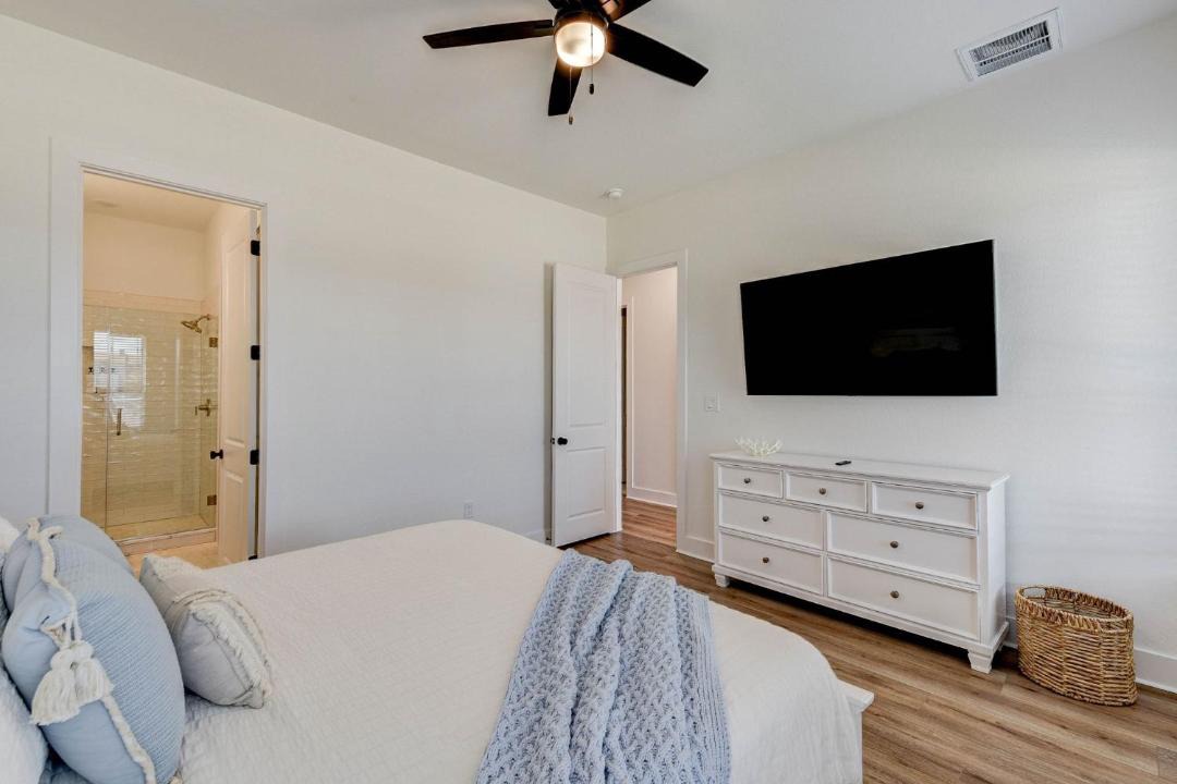Photo of Bedroom in Galveston