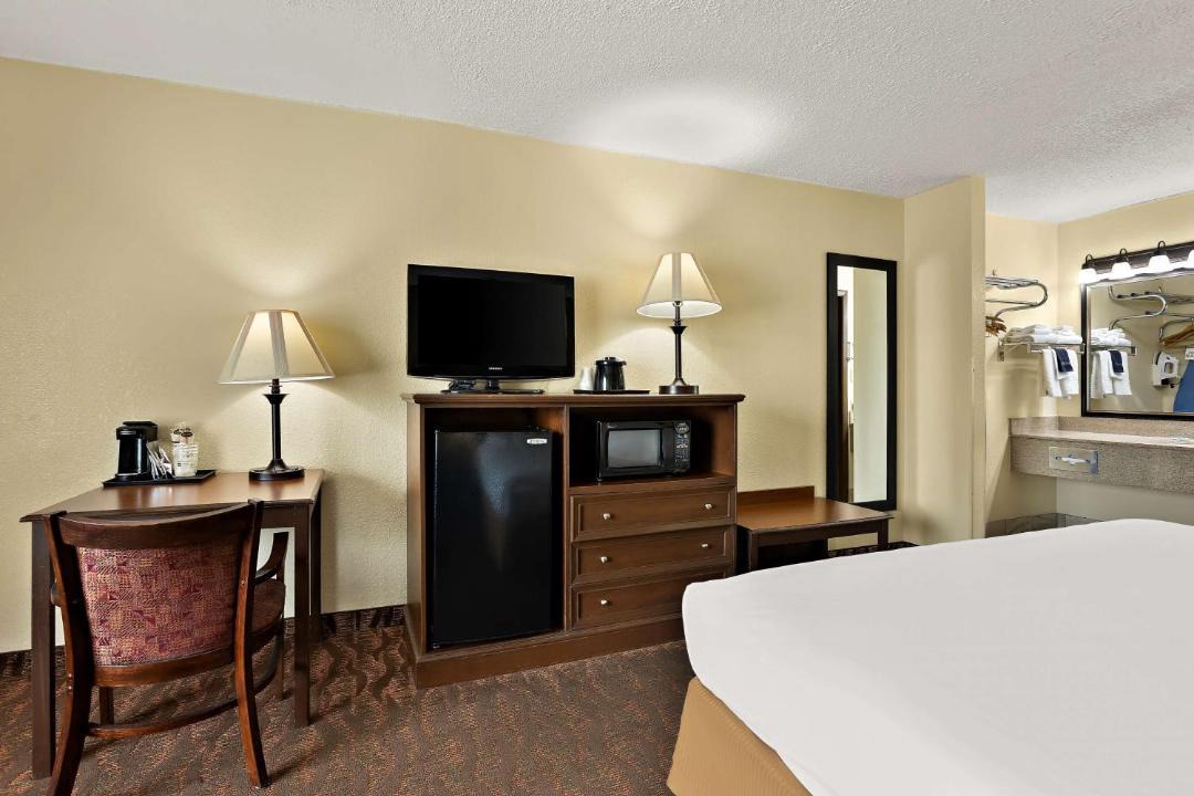 Photo of Bedroom in Branson Theater District