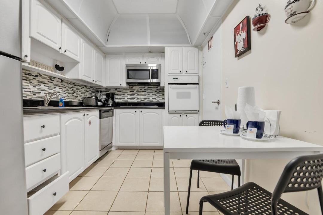 Photo of Kitchen in Hollywood South Central Beach