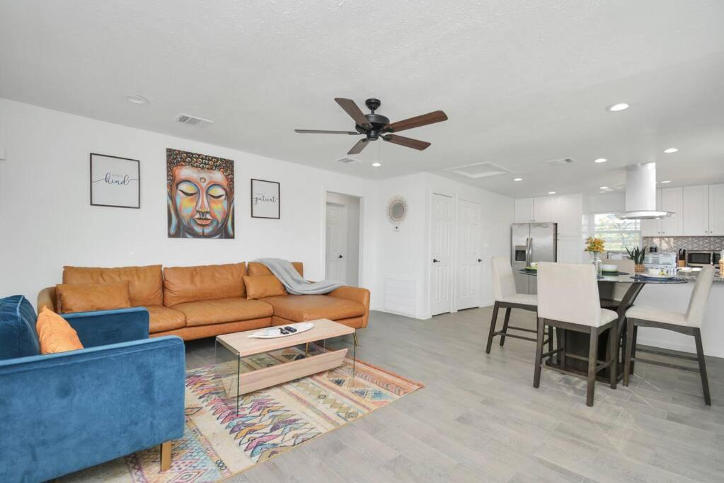 Photo of Livingroom in Galveston