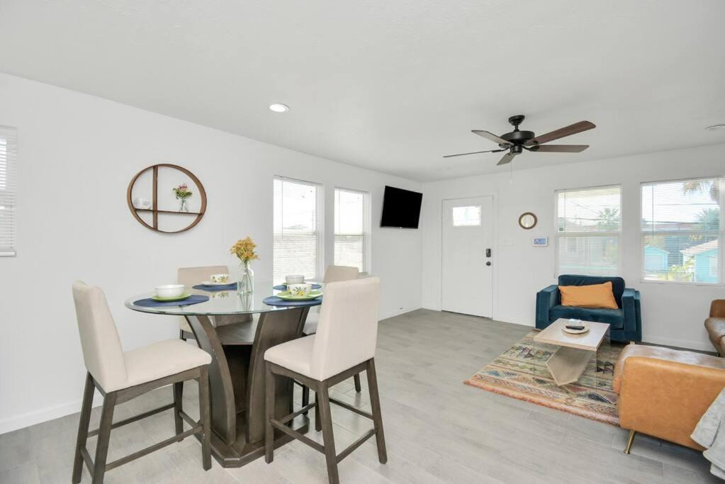 Photo of Livingroom in Galveston