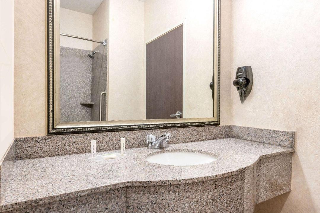 Photo of Bathroom in Pratt