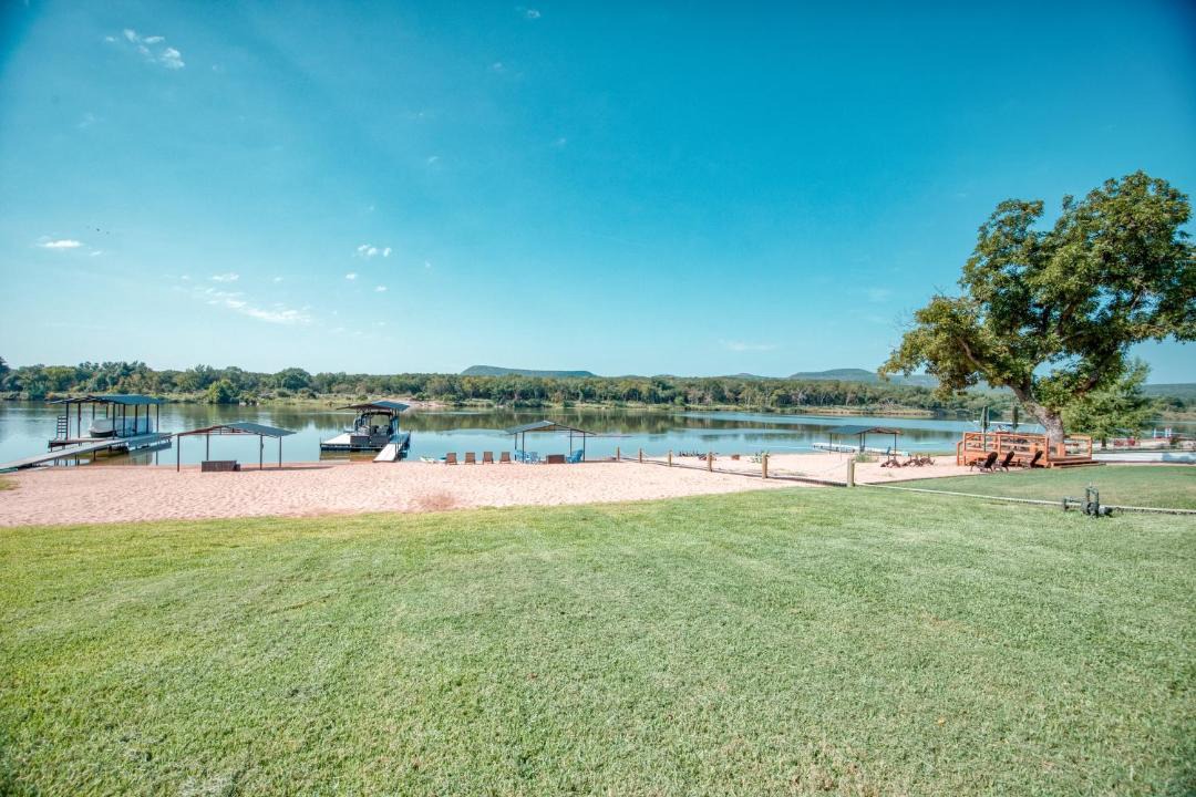 Photo of Outdoor in Kingsland