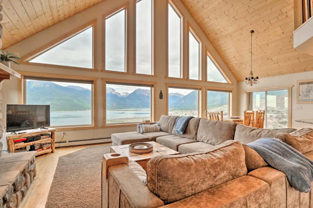 Photo of Livingroom in Twin Lakes