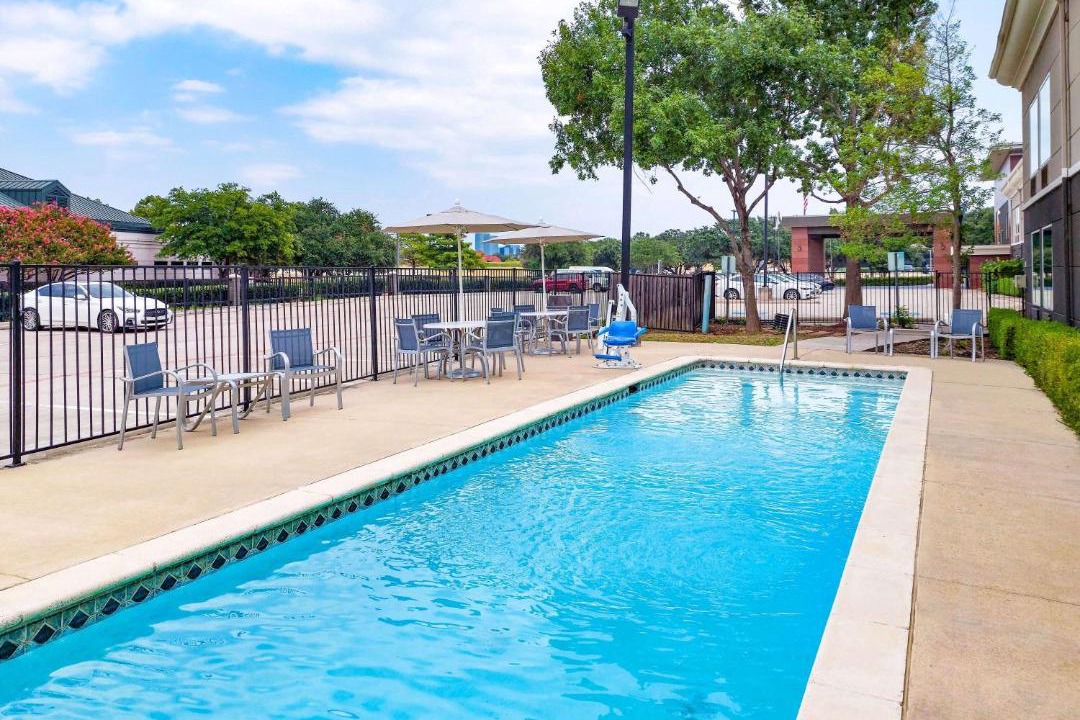 Photo of Others in Las Colinas
