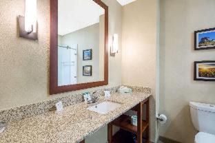 Photo of Bathroom in Edgewood
