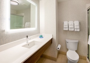Holiday Inn Express and Suites Brunswick, an Ihg Hotel