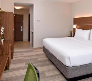 Holiday Inn Express Suites Petersburg Madeira Beach Ihg Hotel 