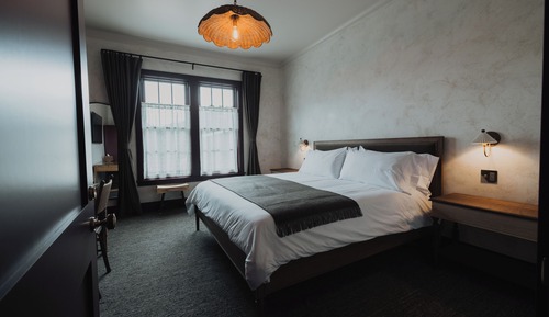 House (Riverain Suite)
