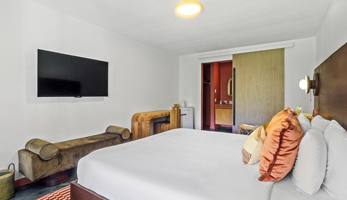 Superior Room, 1 King Bed, River View