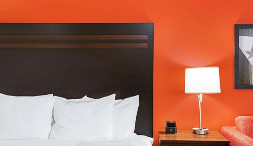Room, 2 Queen Beds, Accessible, Golf View (Mobility Accessible)