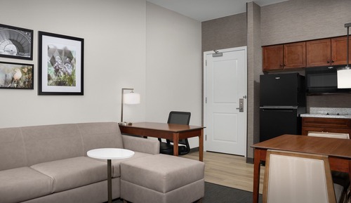 Studio, 1 Queen Bed with Sofa bed (Mobility/Hearing Accessible, Tub)