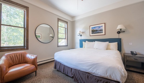 Standard Room, 1 King Bed