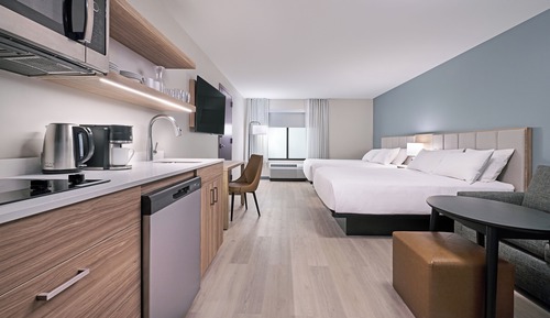 Studio Suite, Roll-in Shower (2 Queen Beds & 1 Sofa Bed)