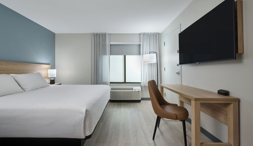 Studio Suite, 1 King Bed with Sofa bed, Accessible