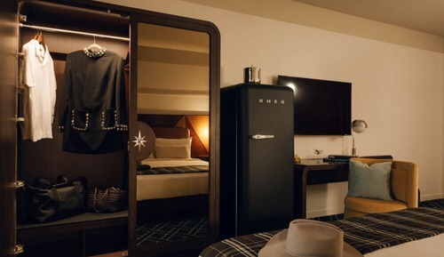 Classic Room, 2 Queen Beds, Courtyard View