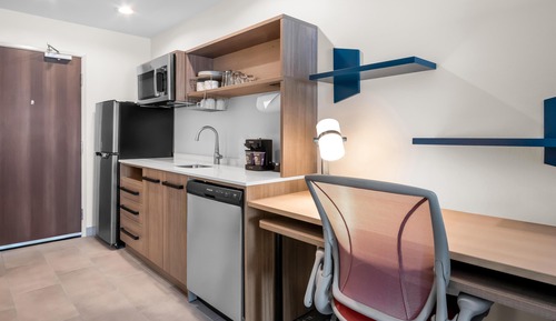 Studio, 1 Queen Bed, Accessible, Non Smoking (Hearing)