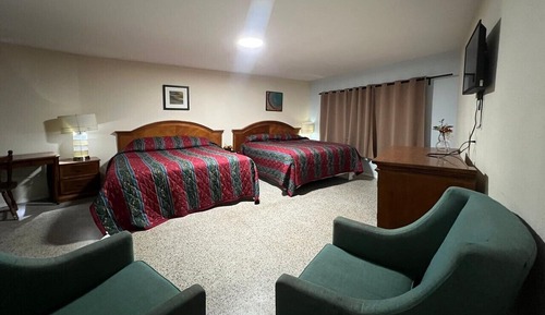 Double Room (Queen)