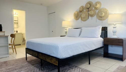 Superior Studio, Private Bathroom (Unit 1)