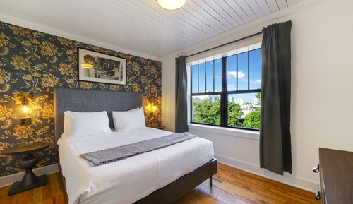 Standard Room, 1 Queen Bed, Private Bathroom (Self check-in)