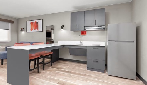 Deluxe Studio, 2 Queen Beds, Mobility Accessible