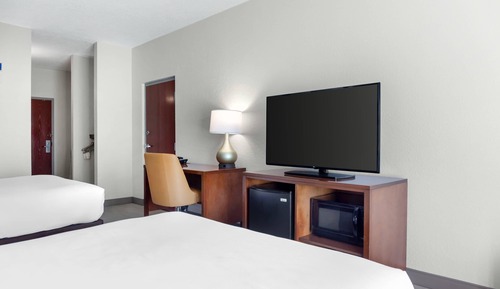 Business Room, 2 Queen Beds, Accessible, Non Smoking