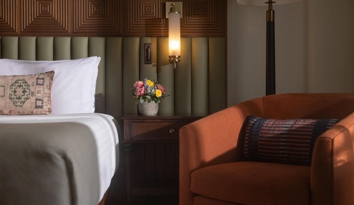 Suite, 1 King Bed, City View (Seven)