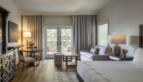Villa, 1 King Bed (Mobility, Roll-In Shower, Suite)