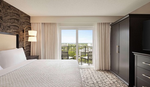 Premium Suite, 1 King Bed, Balcony