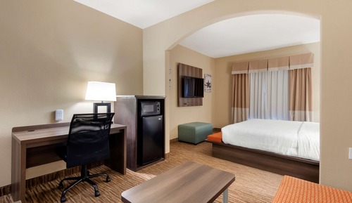 Suite, 1 King Bed, Accessible, Refrigerator & Microwave