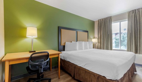 Deluxe Studio, 1 King Bed with Sofa bed, Non Smoking