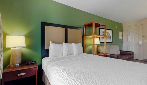 Deluxe Studio, 1 Queen Bed with Sofa bed, Non Smoking