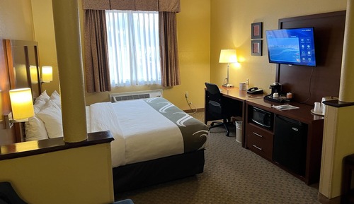 Suite, 1 King Bed, Non Smoking