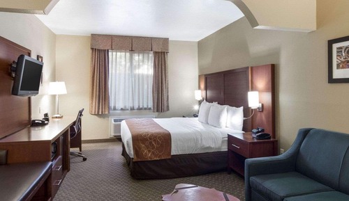Suite, 1 King Bed, Accessible, Non Smoking