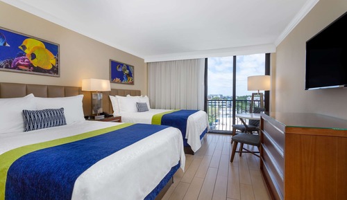 Room, 2 Queen Beds, Non Smoking, Corner
