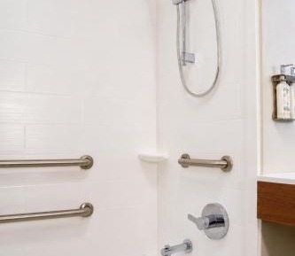 Standard King Room with Mobility Accessible Tub