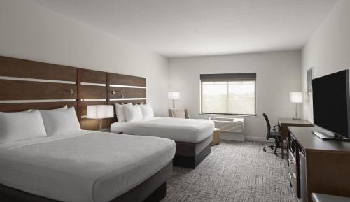 Queen Room with Two Queen Beds and Shower - Non-Smoking