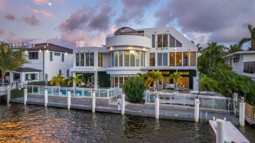 Seven-Bedroom Villa