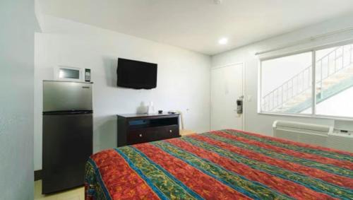 King Bed Accessible Non-Smoking