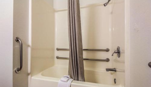 King Room - Disability Access - Non-Smoking