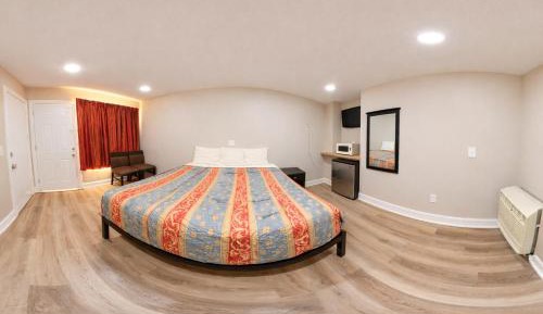 Standard Queen Room